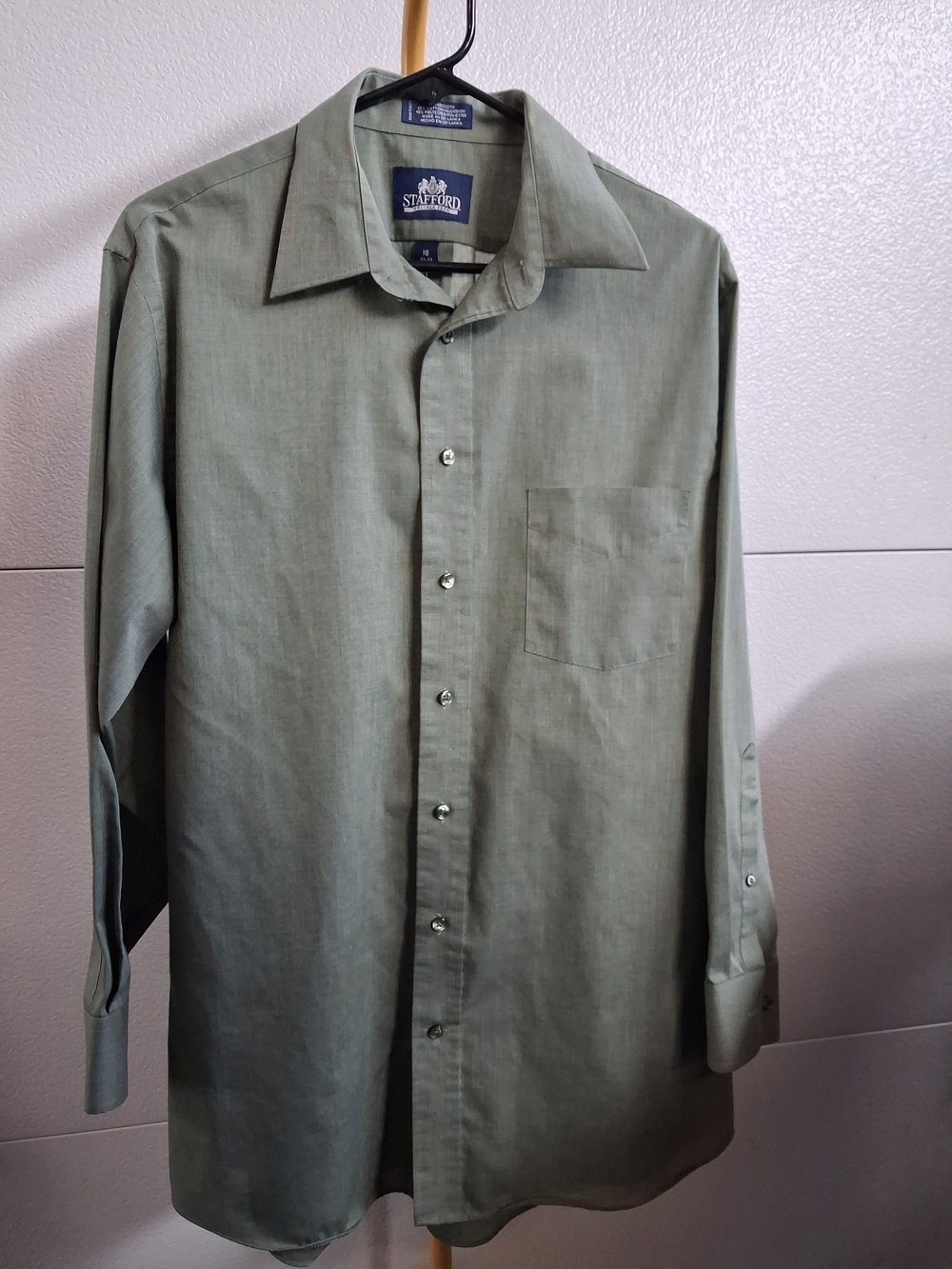 Stafford Men's Long-Sleeve Dress Shirt - Light Sage
